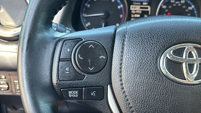 Used 2018 Gray Toyota XLE image 25