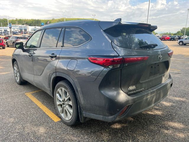 2021 Magnetic Gray Metallic Toyota Highlander Limited AWD SUV