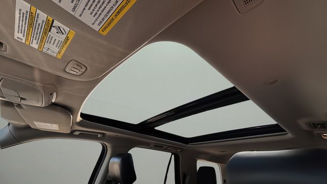 Used 2019 Black Ford Platinum image 19