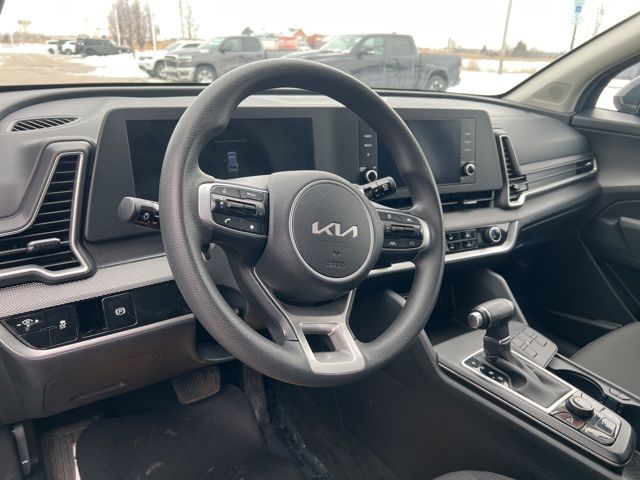 2024 Kia Sportage LX - Fusion Black exterior view 15