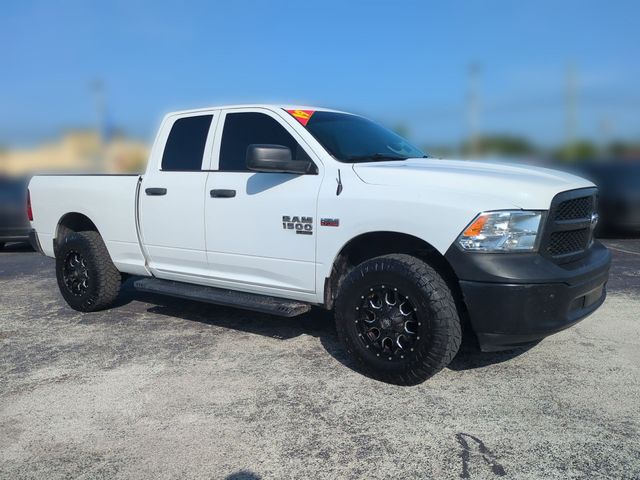 Bright White Clearcoat 2019 RAM 1500 Pickup Truck 4X2 8-Speed Automatic