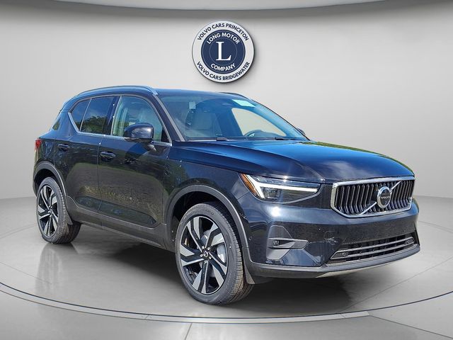 Onyx Black Metallic 2025 Volvo XC40 B5 Ultra Bright Theme AWD SUV / Crossover All-Wheel Drive Automatic
