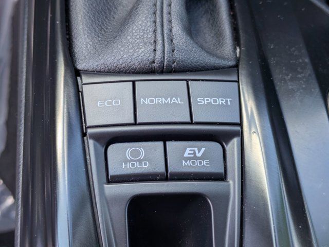 2025 Toyota Camry LE - Photo 18