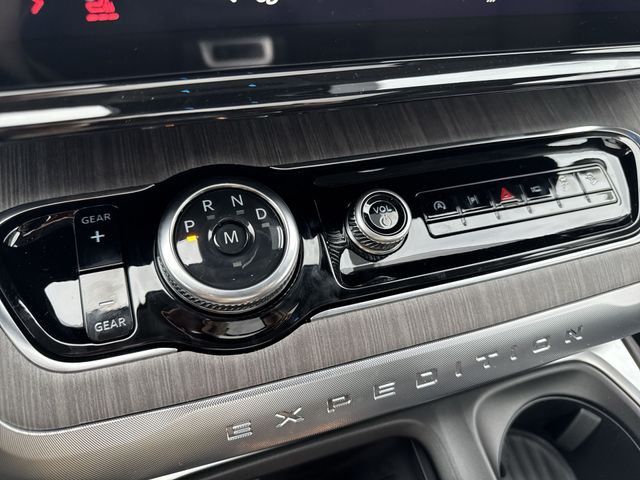 new 2025 Ford Expedition car, priced at $85,354