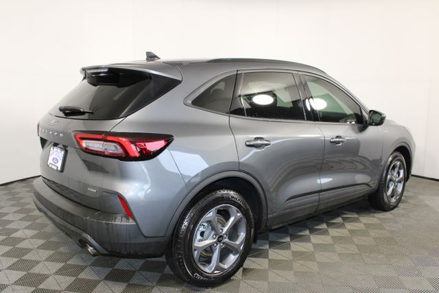 2025 Ford Escape ST-Line photo 2