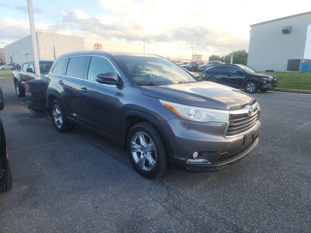Gray 2016 Toyota Highlander SUV / Crossover All-Wheel Drive 6-Speed Automatic Overdrive