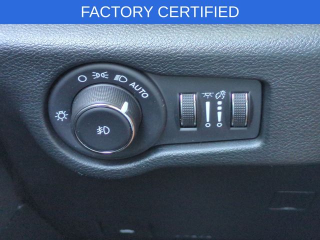 Used 2025 Black Chrysler Limited image 19