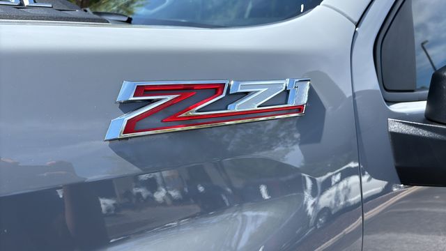 Used 2025 Gray Chevrolet Custom image 40