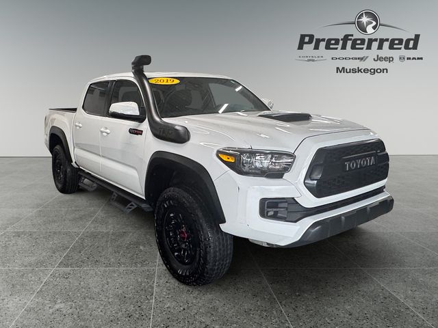 Super White 2019 Toyota Tacoma Pickup Truck Four-Wheel Drive 6-Speed Automatic