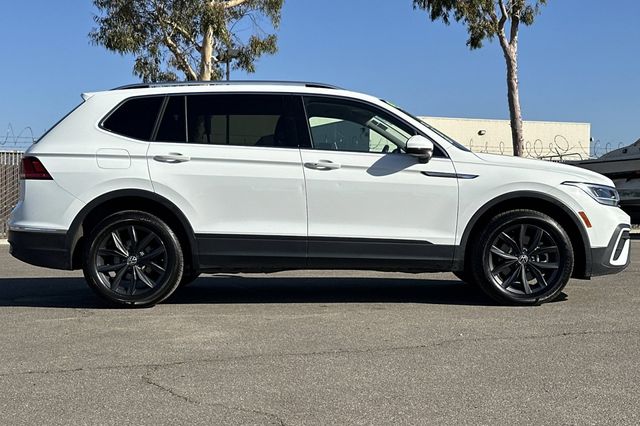 Used 2024 White Volkswagen 2.0T SE image 3