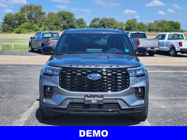 2025 Ford Explorer ST-Line 3