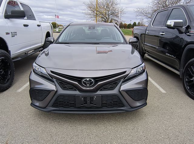 2021 Toyota Camry SE 2