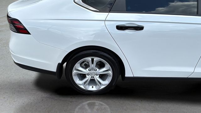 Used 2024  Honda LX image 34