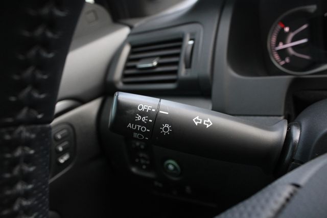 Used 2023 Silver Honda EX-L image 13