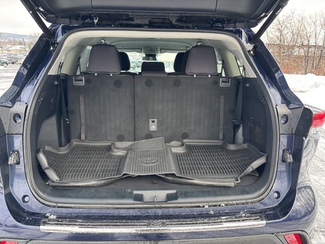 used 2021 Toyota Highlander car, priced at $29,979