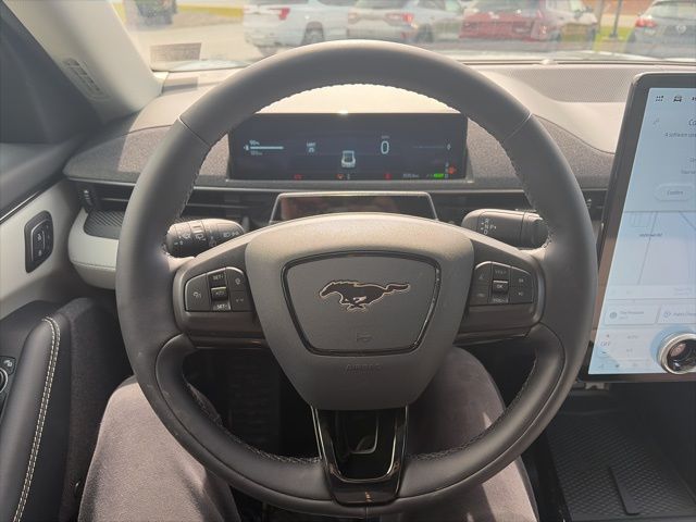2025 Ford Mustang Mach-E Premium - 11