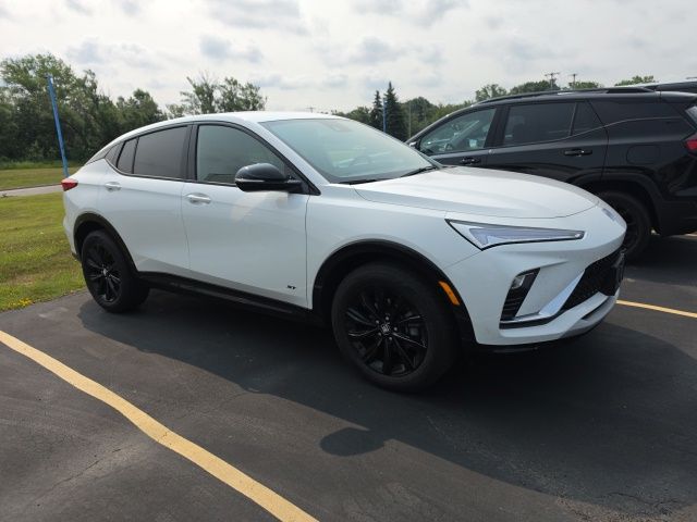 Summit White 2025 Buick Envista SUV / Crossover Front-Wheel Drive 6-Speed Automatic