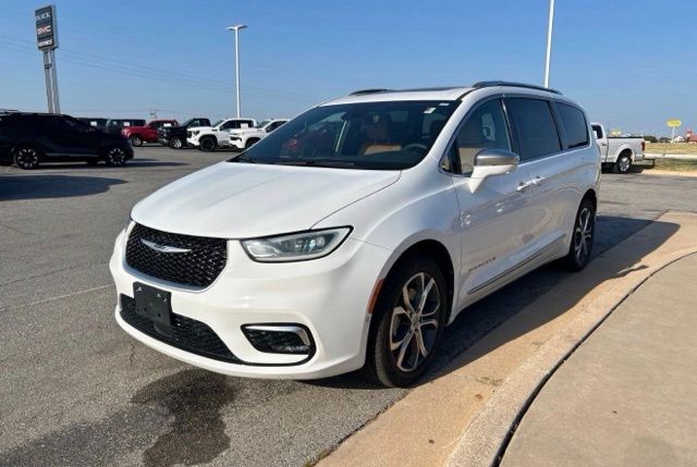 2022 Bright White Clearcoat Chrysler Pacifica Pinnacle AWD Van