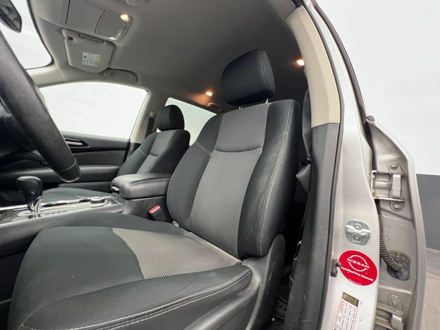 2018 Brilliant Silver Metallic Nissan Pathfinder SV 4X4 SUV
