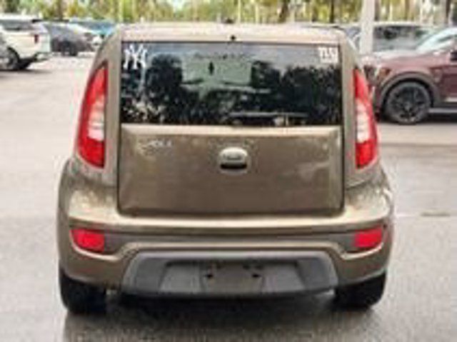 Used 2013 Green Kia Plus image 6