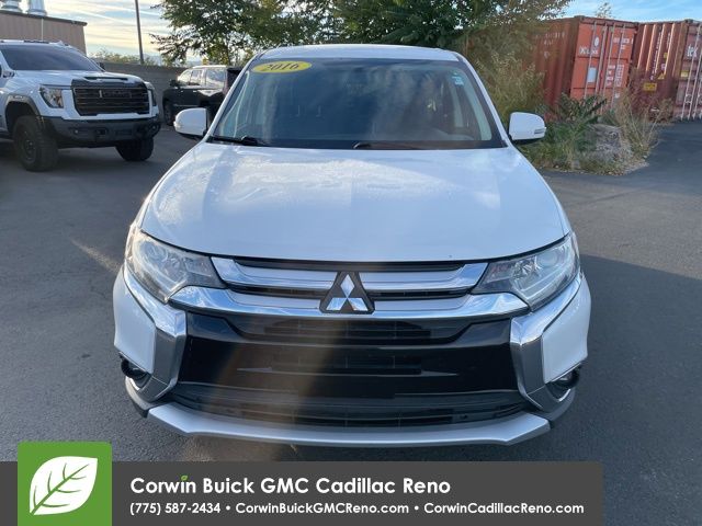 2016 Mitsubishi Outlander SE 25