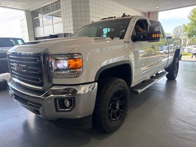 Summit White 2019 GMC Sierra 2500HD Pickup Truck Four-Wheel Drive 6-Speed Automatic