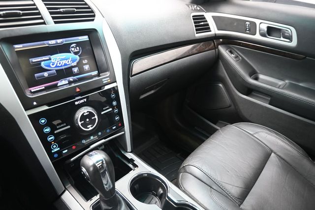Used 2014 Silver Ford Limited image 32