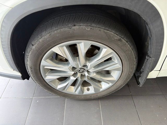 2021 Toyota Highlander Limited White at Bayway Cadillac Southwest