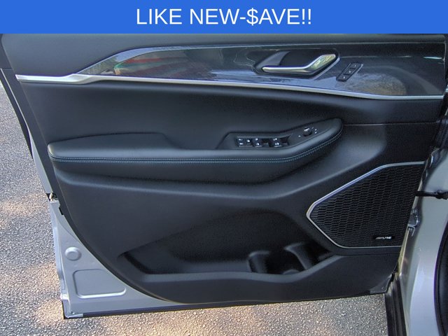 Used 2025 Silver Jeep Trailhawk 4xe image 12