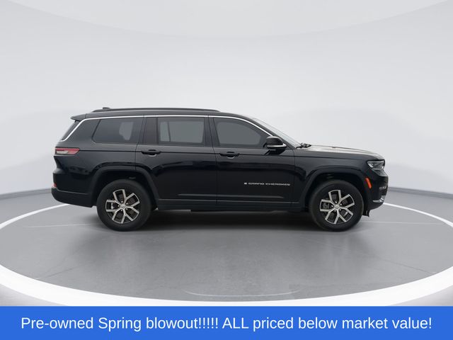 Used 2024 Diamond Black Jeep Limited image 9