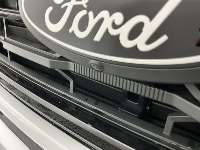 New 2026 Oxford White Ford XLT image 9