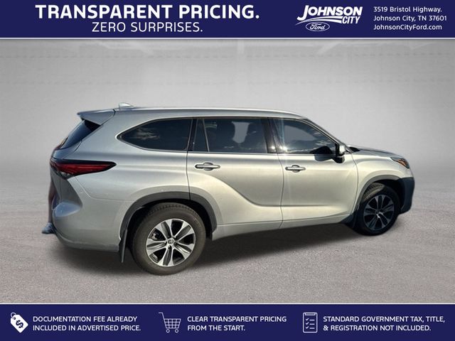 Celestial Silver Metallic 2022 Toyota Highlander SUV / Crossover All-Wheel Drive 8-Speed Automatic