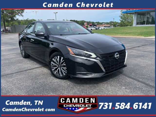 Super Black Clearcoat 2025 Nissan Altima 2.5 SV FWD Sedan Front-Wheel Drive Continuously Variable Transmission