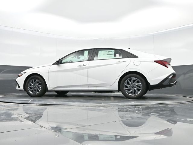 2024 Hyundai Elantra SEL 32