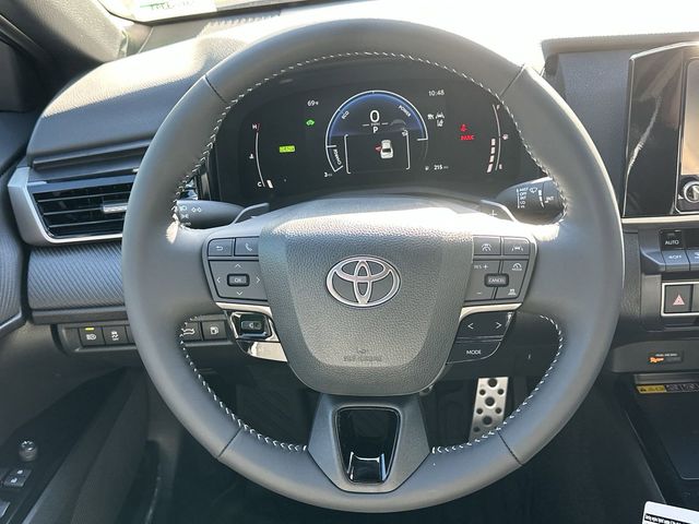 2025 Toyota Camry SE 8