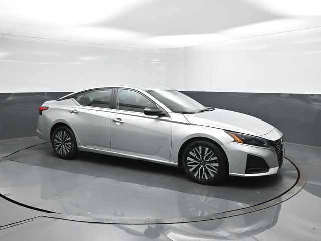 Used 2024 Nissan Altima Sedan