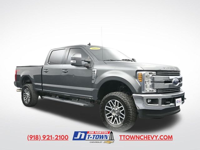Gray (Magnetic) 2019 Ford F-250 Super Duty Lariat Crew Cab 4WD Pickup Truck Four-Wheel Drive 6-Speed Automatic