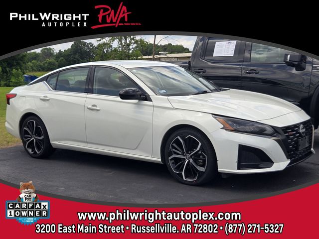 Glacier White 2024 Nissan Altima Sedan Front-Wheel Drive Continuously Variable Transmission