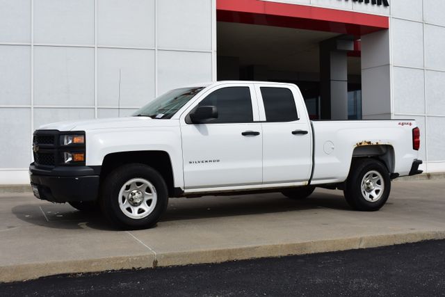 Used 2015 Chevrolet Silverado 1500 Work Truck 1WT with VIN 1GCVKPEH3FZ286390 for sale in Quincy, IL