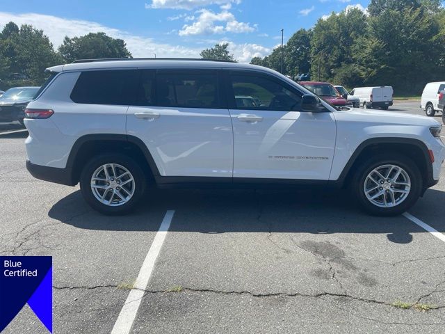 Used 2022 White Jeep Laredo image 6