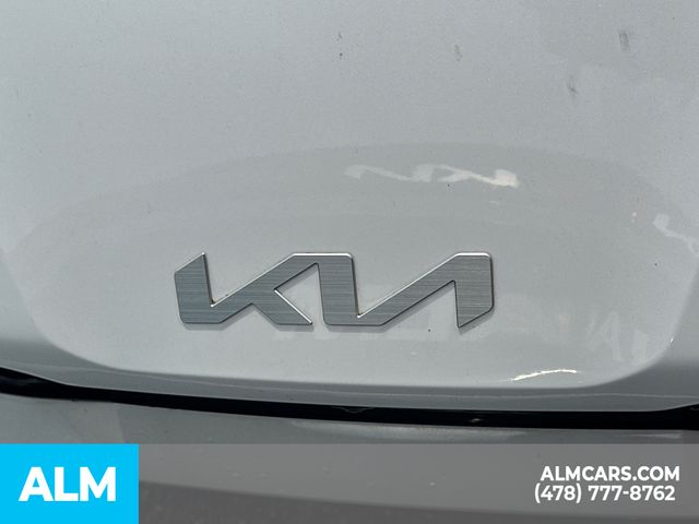 New 2025 Snow White Pearl Kia EX image 10
