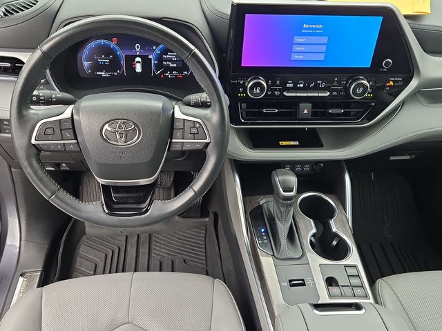 Used 2023 Toyota Highlander SUV