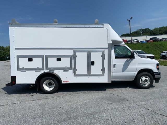 2025 Ford E-350SD Base 6