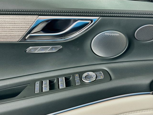 Thumbnail: 2027 Genesis GV80 - 20