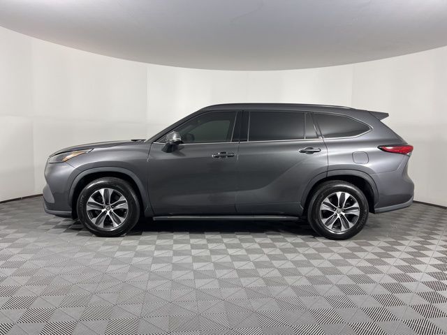 2022 Toyota Highlander XLE 6