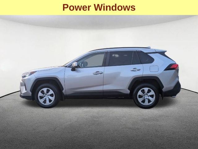 2021 Toyota RAV4 LE 8