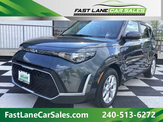 Gravity Gray 2025 Kia Soul SUV / Crossover Front-Wheel Drive Continuously Variable Transmission