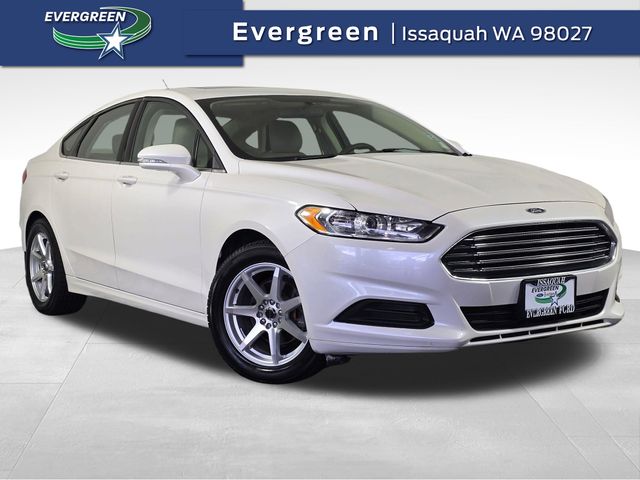 White Platinum Tri-Coat Metallic 2013 Ford Fusion SE Sedan Front-Wheel Drive 6-Speed Automatic