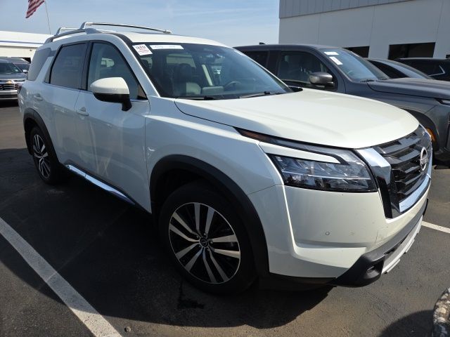 2024 Nissan Pathfinder Platinum FWD