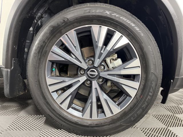 2023 Pearl White Tricoat Nissan Rogue SV FWD SUV